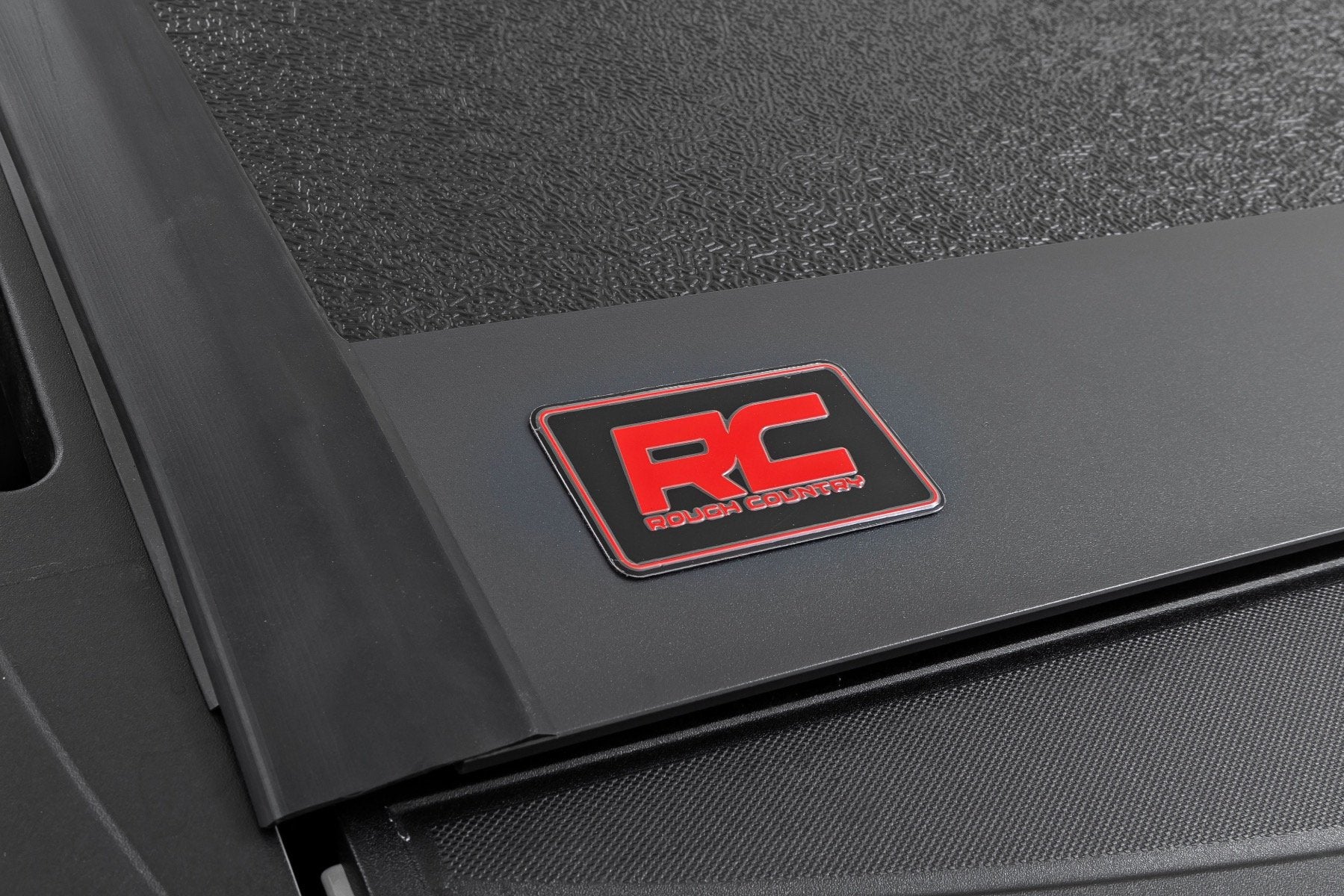 Hard Low Profile Bed Cover | 5'9" Bed | Chevrolet Silverado/GMC Sierra 1500 | 2019-2022 | Rough Country | 47120580B - Image 6