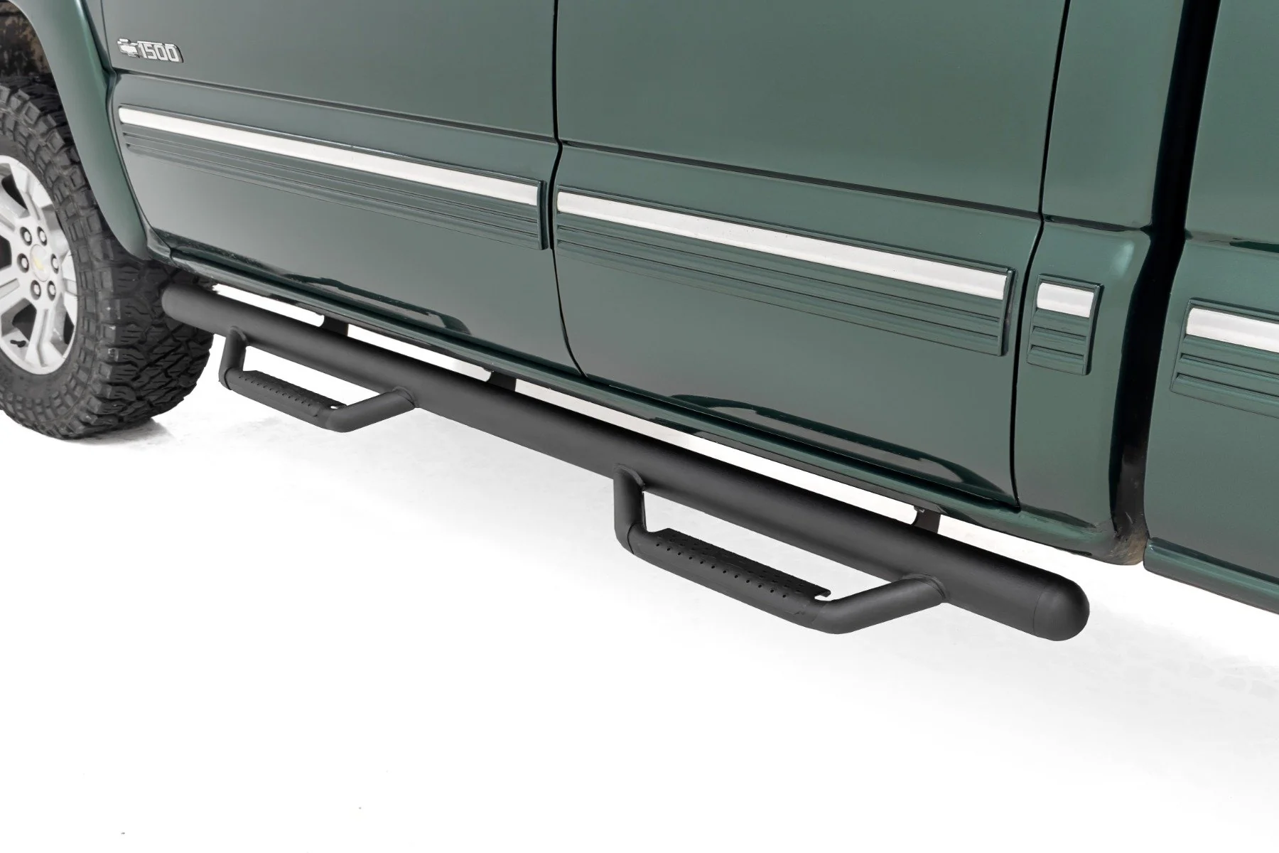 Nerf Steps | Full Length | Ext | 6.5 Ft Bed | Chevrolet Silverado/GMC Sierra 1500/2500HD | 1999-2006 | Rough Country | RCC9989QCB