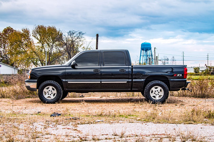 1.5-2 Inch Lift Kit | V2 | Chevrolet Silverado/GMC Sierra 1500 | 1999-2006 | Rough Country | 28370 - Image 4
