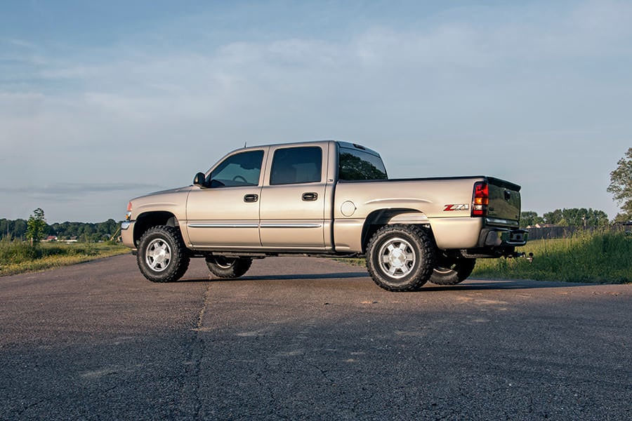 1.5-2 Inch Lift Kit | V2 | Chevrolet Silverado/GMC Sierra 1500 | 1999-2006 | Rough Country | 28370 - Image 5