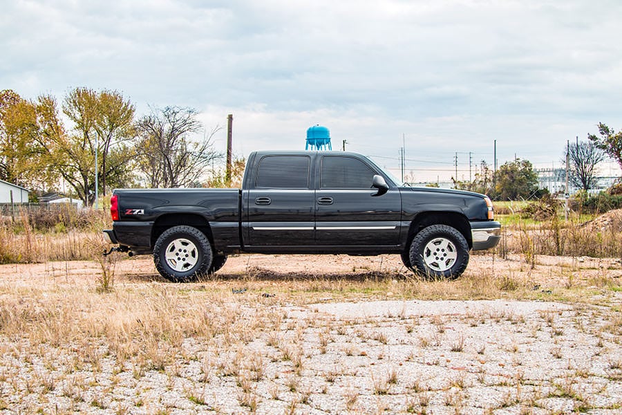 1.5-2 Inch Lift Kit | V2 | Chevrolet Silverado/GMC Sierra 1500 | 1999-2006 | Rough Country | 28370 - Image 6