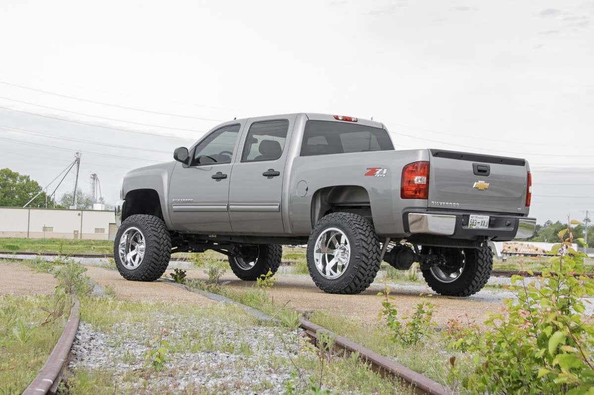 7.5 Inch Lift Kit | Chevrolet Silverado/GMC Sierra 1500 4WD | 2007-2013 | Rough Country | 26430 - Image 3
