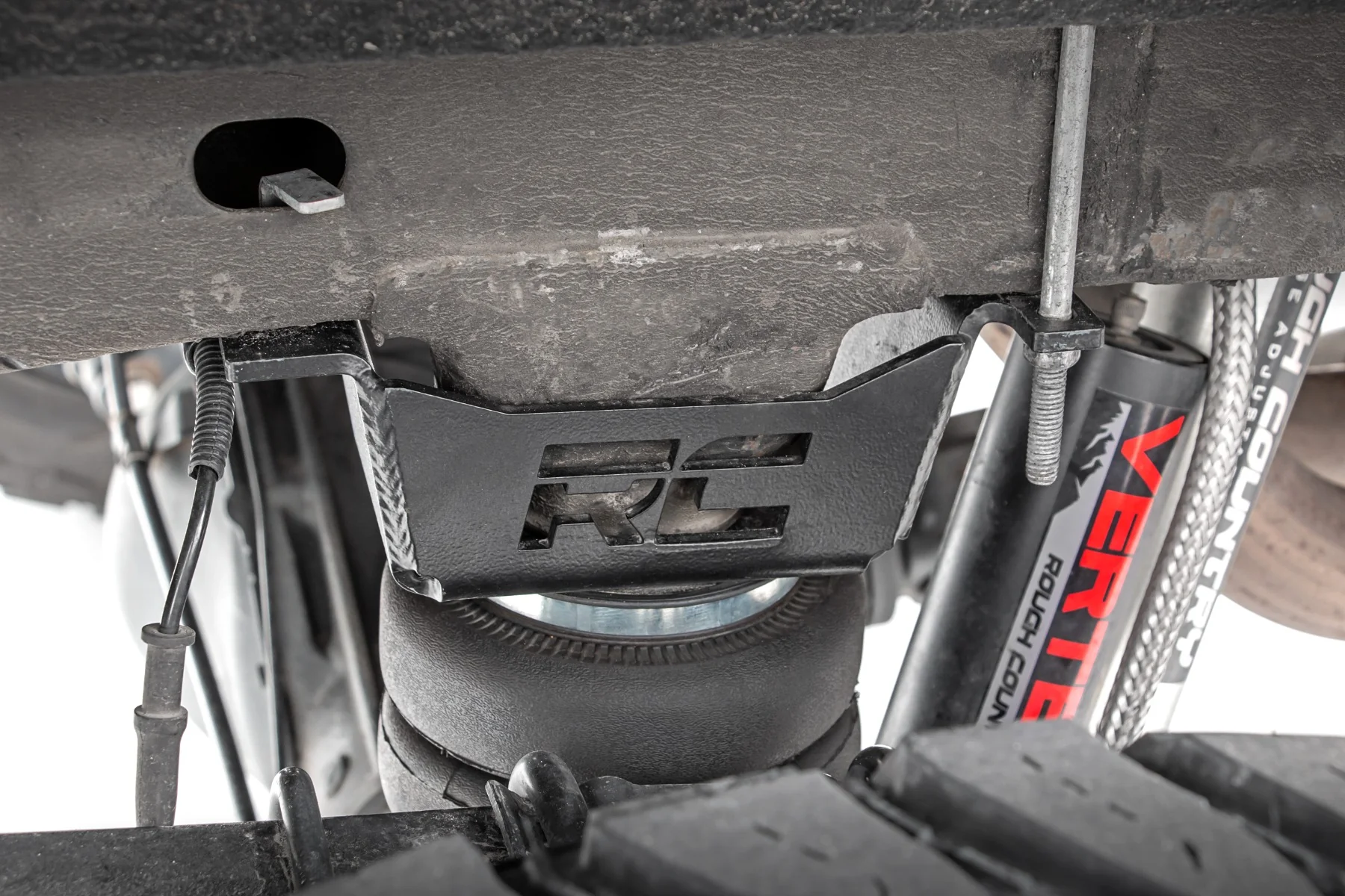 Air Spring Kit | 6-7.5 Inch Lift Kit | Chevrolet Silverado/GMC Sierra 1500 | 2007-2018 | Rough Country | 100056 - Image 3