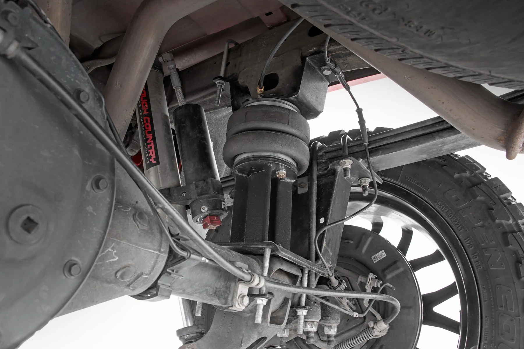 Air Spring Kit w/compressor | Chevrolet Silverado/GMC Sierra 1500 | 2007-2018 | Rough Country | 10005C - Image 5