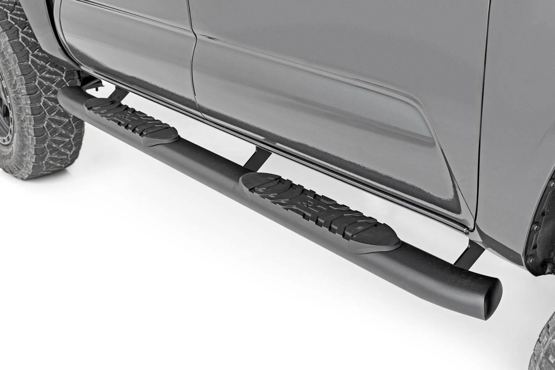 Oval Nerf Step | Double Cab | Black | Toyota Tacoma 2WD/4WD | 2005-2022 | Rough Country | 21008