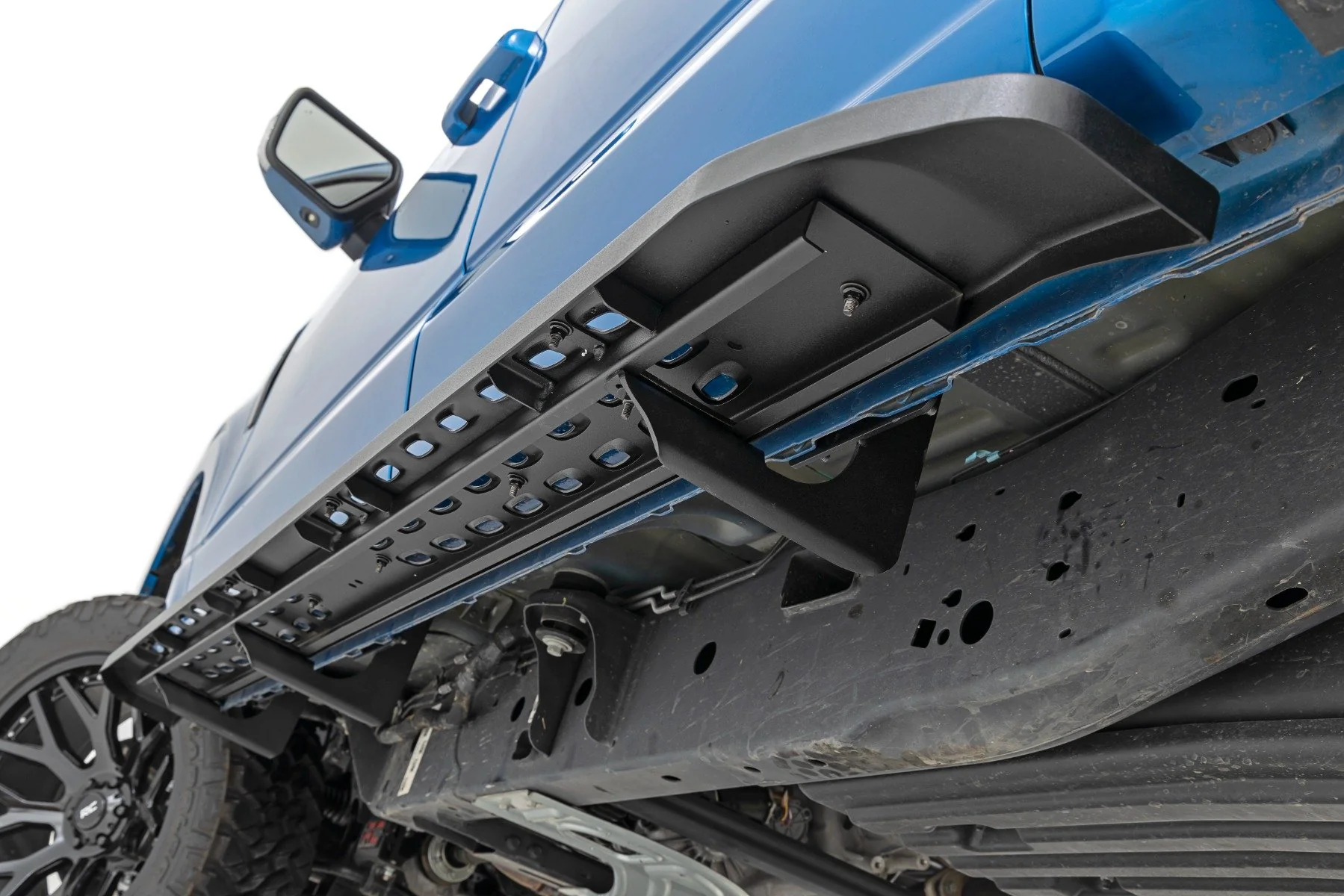 Raptor Style Running Board | Crew Cab | Black | Ford F-150 /F-150 Lightning | 2015-2022 | Rough Country | 44005 - Image 3