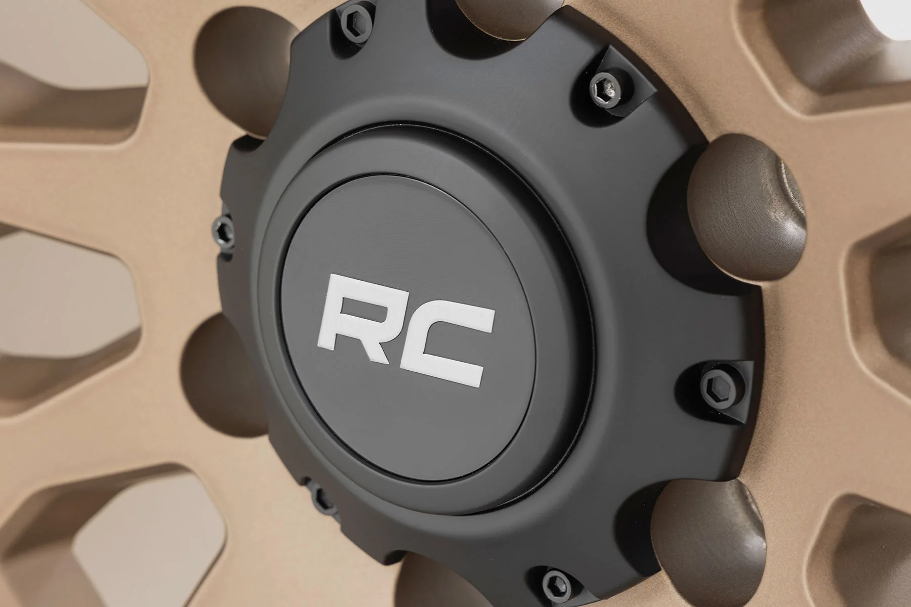 Rough Country 87 Series Wheel | Simulated Beadlock | Bronze/Black | 17x8.5 | 6x5.5 | +0mm | 1999-2006 | 87170912 - Image 4